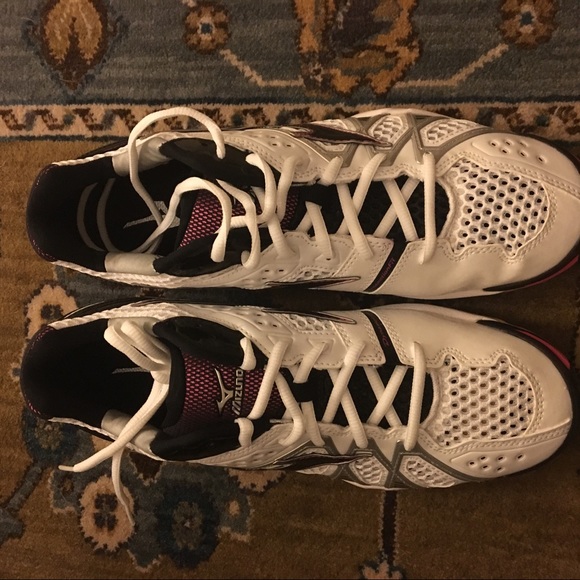 SOLD - Mizuno Wave Tornado 9 Volleyball Shoe, size 12 - Picture 2 of 4